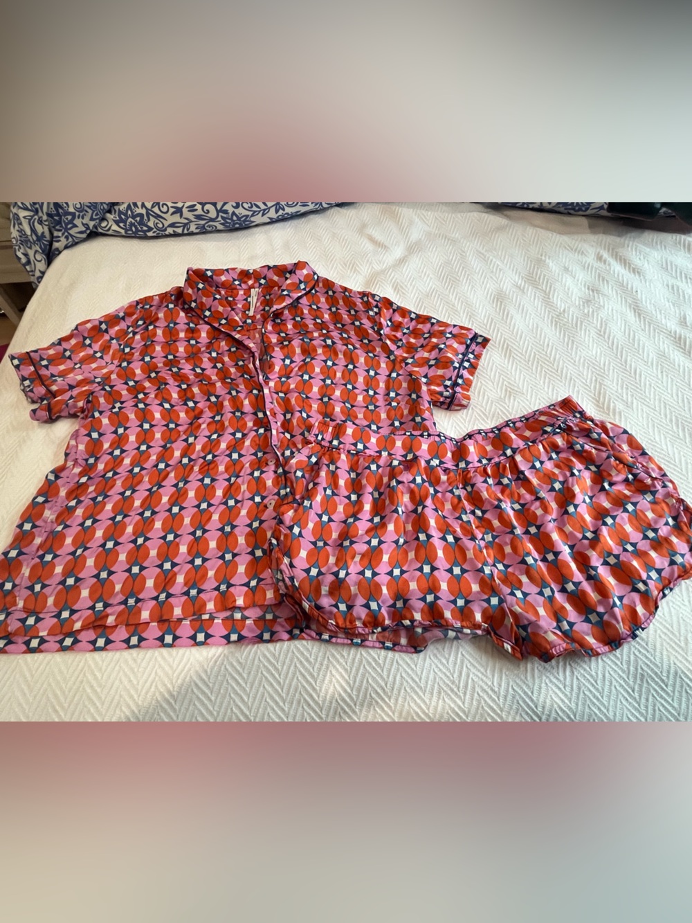 Anthropologie Women’s Short Pajama Set in Coral Pink Geometric Print size L/XL